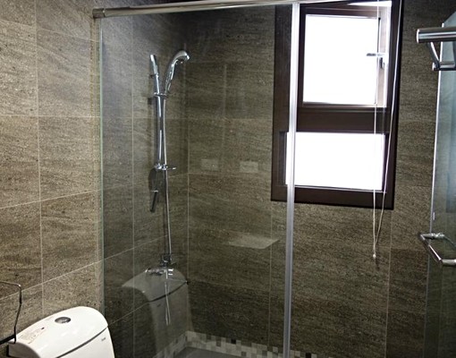 新兩房車-含車管/傢俱家電/市政府 - Image 8