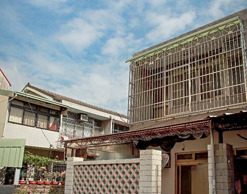 新光遠百逢甲商圈做鄰居~鬧中取靜文創首選,可營登可租補 - Image 1