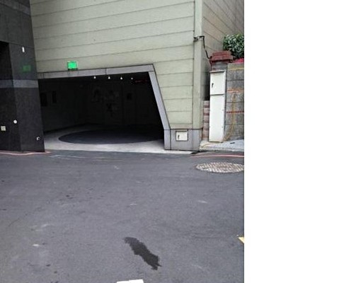 頂溪捷運站1號出口,樺福千金車塔月租4000含管理費 - 591租屋網 - Image 3