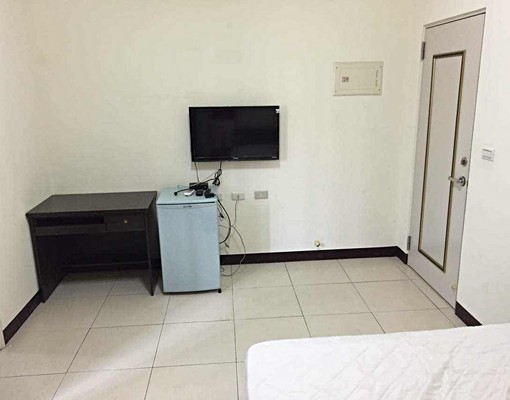 新市近南科、遠東,全新電梯套房出租 - Image 9