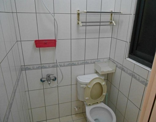 簡單、乾淨配備齊全安全套房 - Image 5