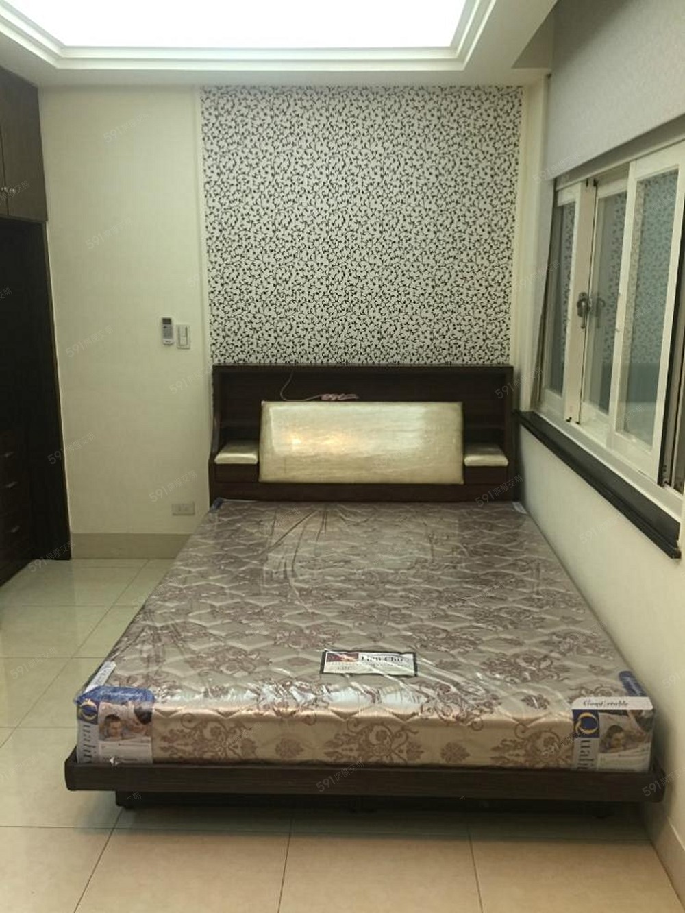 全新實木5*6尺高級床組