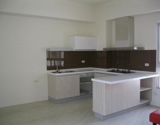 近新光三越小北門店，兩房一廳一衛一機械停車位(非自住勿擾). - Image 1