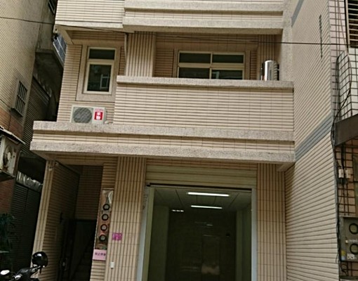 全新套房、有獨立陽台、衛浴設備 - Image 1