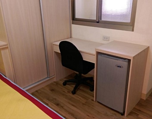 『獨立洗衣機、陽台』裝潢套房 - Image 1