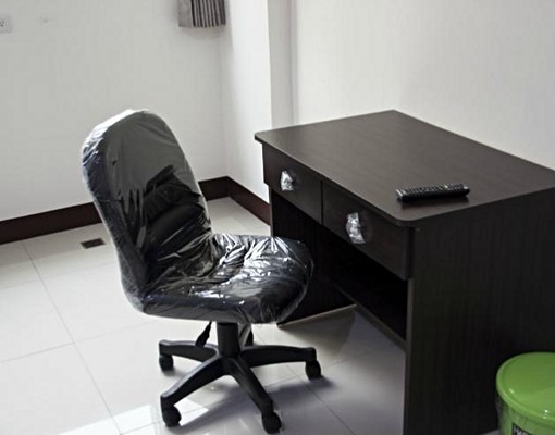 全新配備電梯套房配有小陽台,光線充足 - Image 3