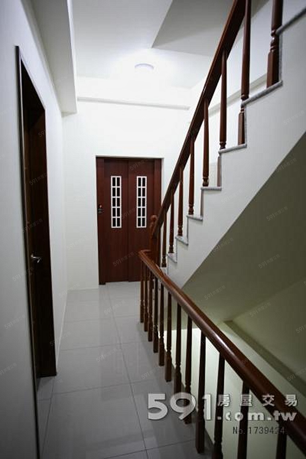 電梯走道寬敞明亮