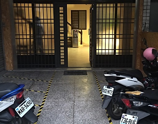 愛買近僑光中醫中科逢甲省電變頻冷暖無租補 - Image 3