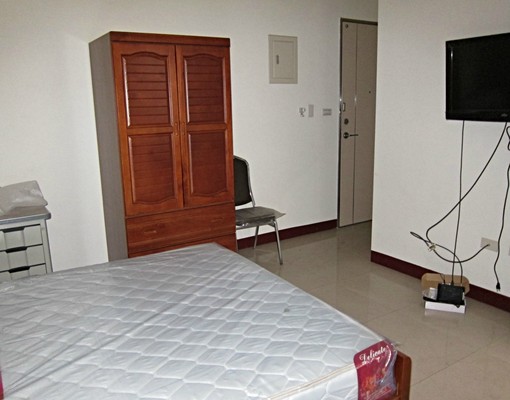 舒適大套房,近中興大學,有車位,可短租 - Image 11