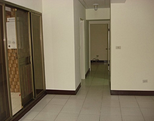 正3房運河旁優質住家可申請租屋補助(平車另計) - Image 3