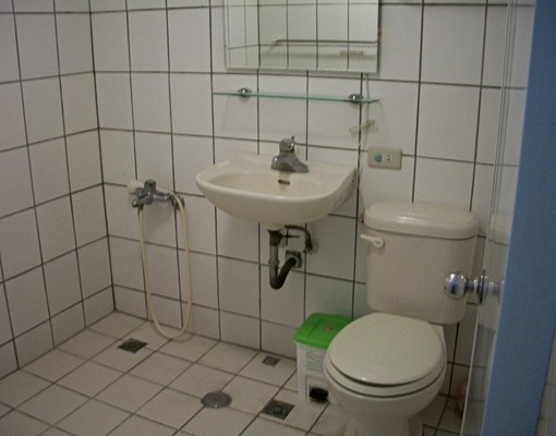 獨洗、獨曬、可開伙,在麥當勞對面夜市旁 - Image 6