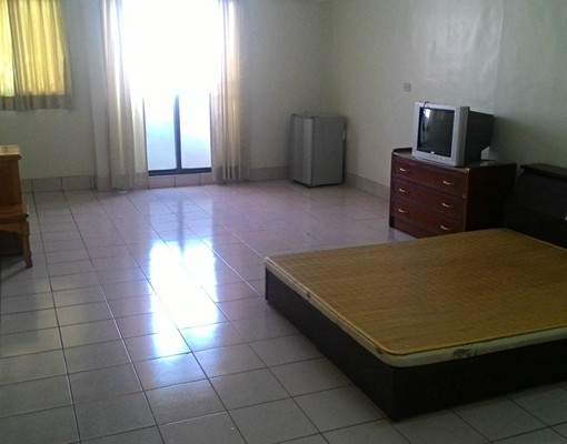 新東國中附陽台大套房出租(近火車站) - Image 3