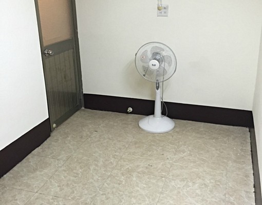 後驛高醫15米路透天金店門口停車高CP值店住 - Image 4