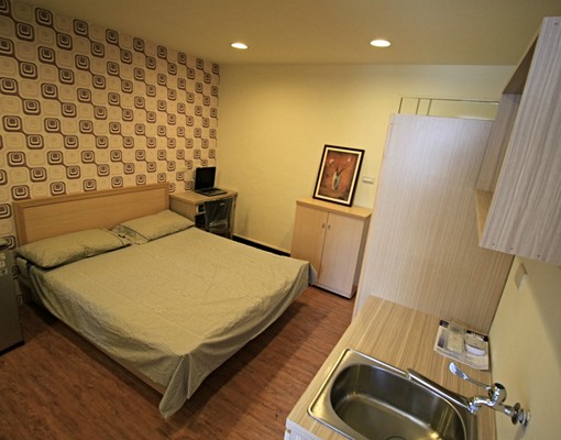 捷運菜寮站附美裝潢家具家電精緻陽台套房 - Image 5