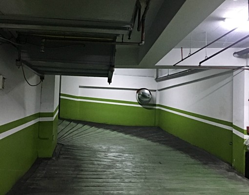 大樓地下寬敞平面大車位 - Image 2