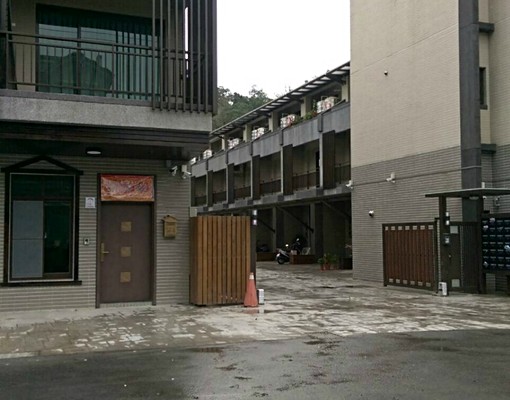湖畔全新高級溫泉別墅住宅整層出租 - Image 1