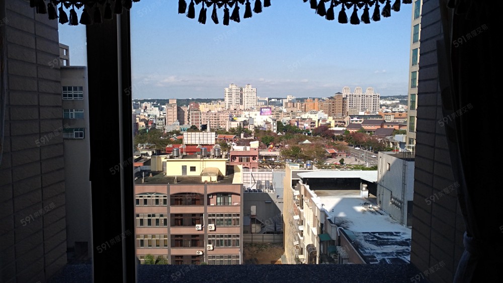 套房位於角間,視野極佳