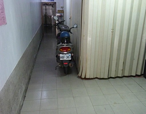 火車站前含第四台網路飲水機室內可放機車禁菸 - Image 8