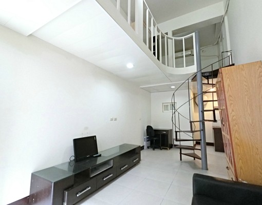 小劉租屋~標準樓中樓~生活機能極佳 - Image 2