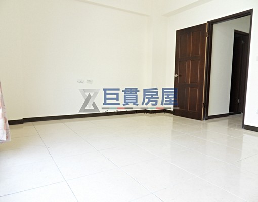 ✿地點好超值✿門前停車透天整棟✿住辦皆宜寬敞4房 - Image 9