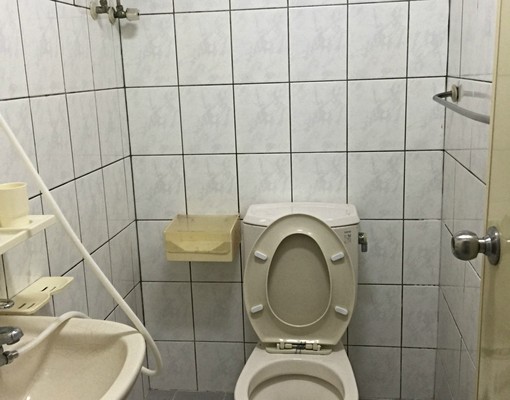 縣政府，文教區自租分租套房 - Image 2