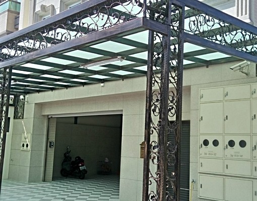 全新透天厝,面公園,近中華醫專 - Image 8