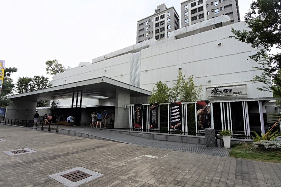 碳佐麻里店面