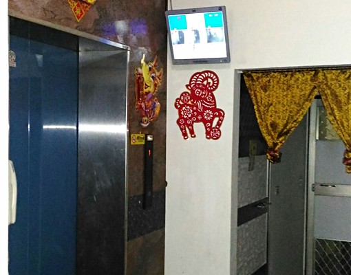 市府旁/電梯套房/限女/可租補 - Image 1