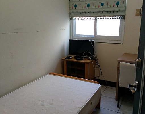 近文藻榮總雅房獨立廁所可租補 - Image 3