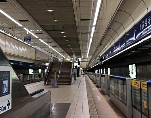 誠可議!頂埔捷運30秒平面車位(鴻觀社區) - Image 3