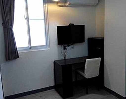 新天地百貨單人套房出租,室內機車位!房東不賺電費! - Image 1