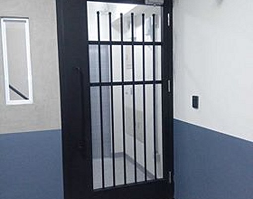 新天地百貨單人套房出租,室內機車位!房東不賺電費! - Image 9