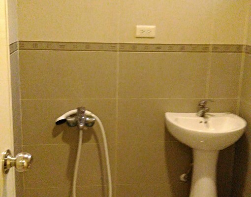 頭份建國學區全新裝修美麗透天房 - Image 8