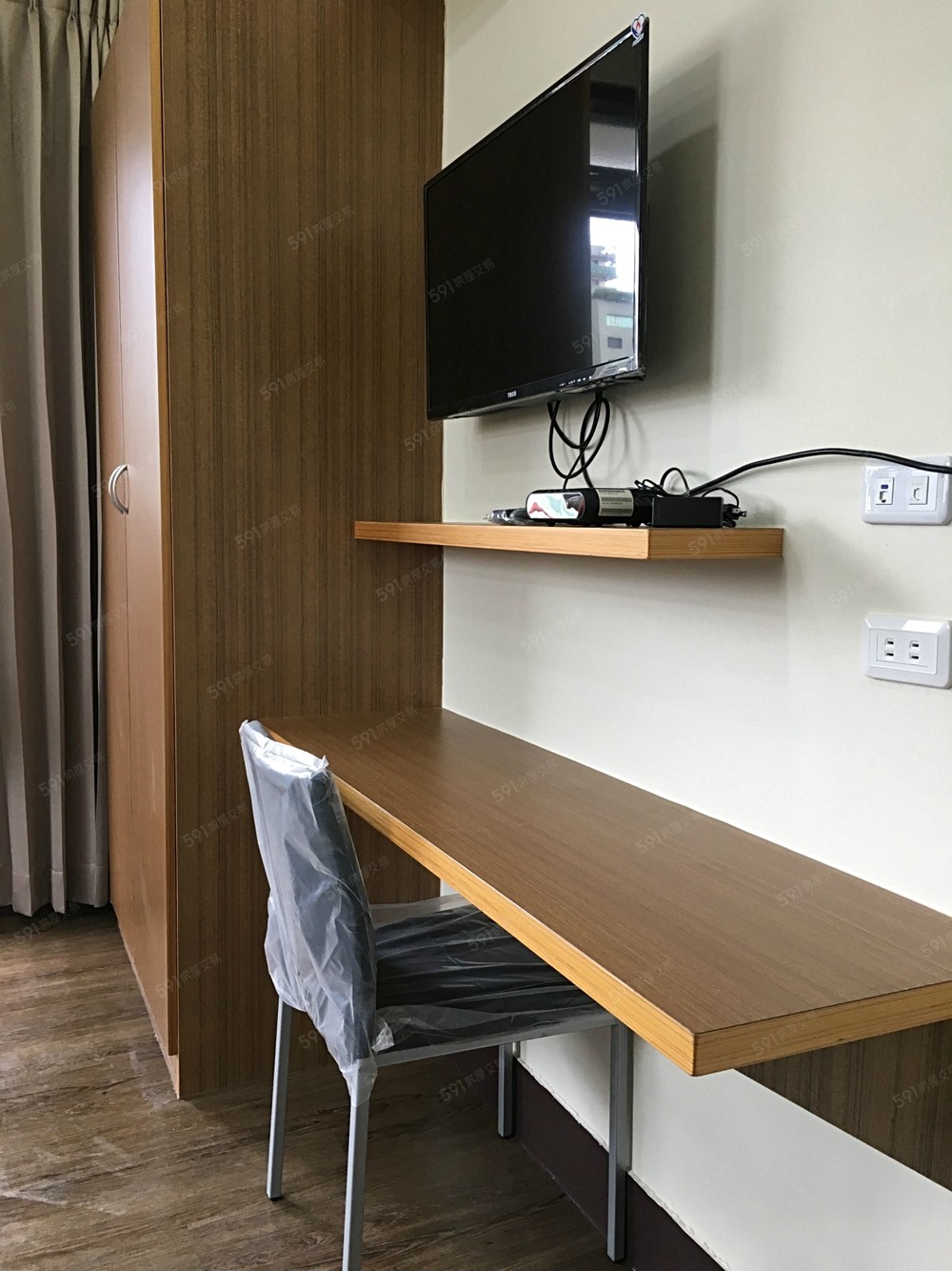 32吋電視~第四台