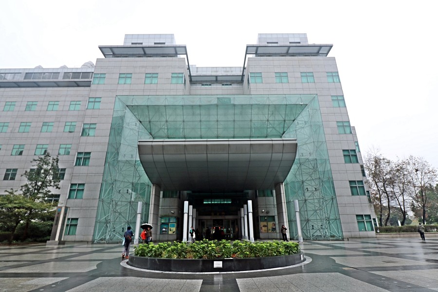 很多正妹出沒的圖書館