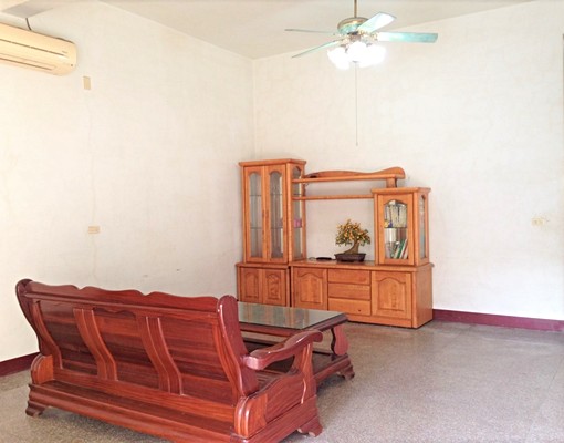 超值!雙車位2廳5房5衛1庭院,採光優 - Image 2