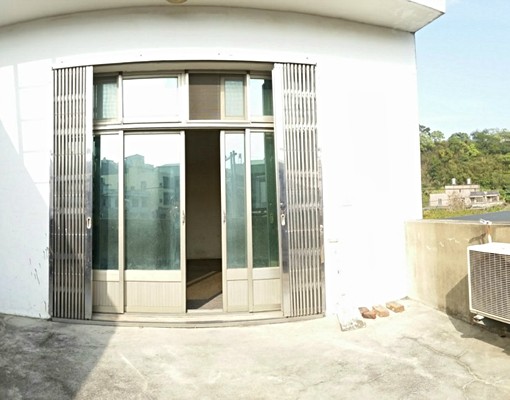 超值!雙車位2廳5房5衛1庭院,採光優 - Image 8