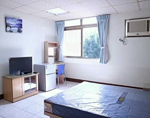 高鐵站、新光三越附近優質電梯套房 - Image 3