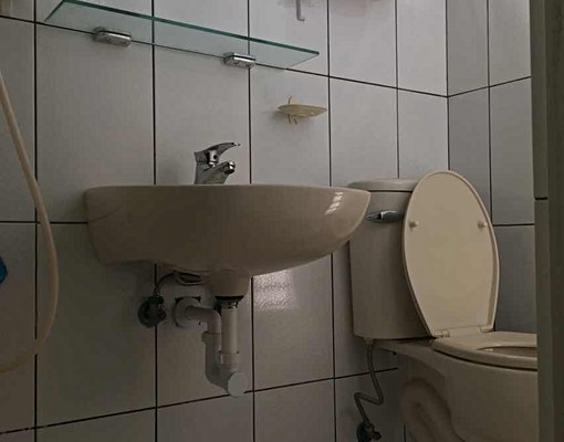 東區成大獨立電梯套房家俱全有裝潢 - Image 4