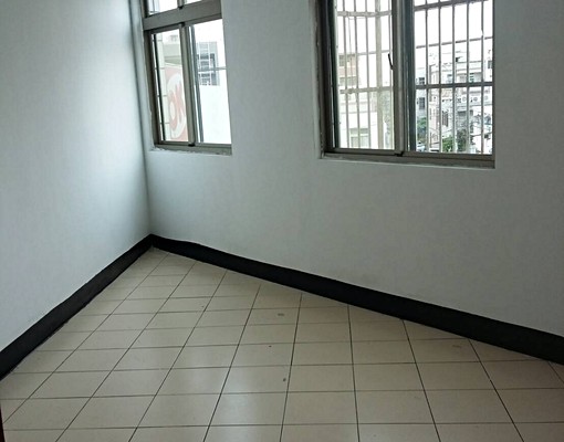 屋主自租,重新粉刷,環境舒適優美,近學校 - Image 4