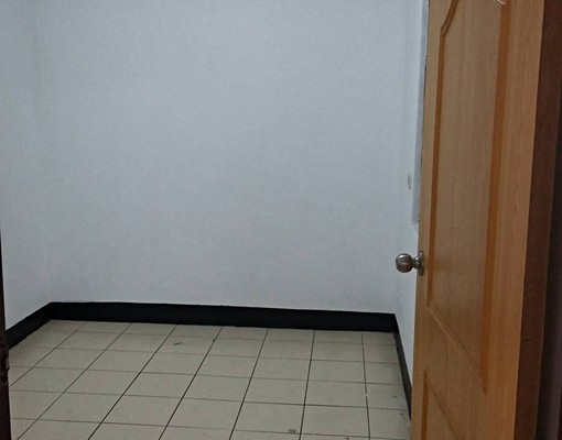 屋主自租,重新粉刷,環境舒適優美,近學校 - Image 5