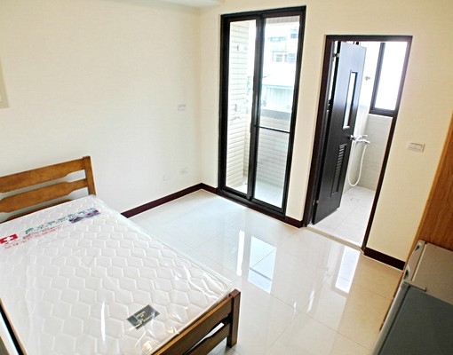 租屋補助🌈採光陽台✅電梯採光✅限女單純✅單人床 - Image 3