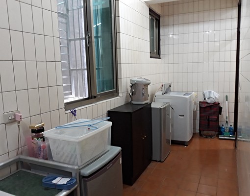 捷運透天大套房限女性(一層2戶) - Image 12