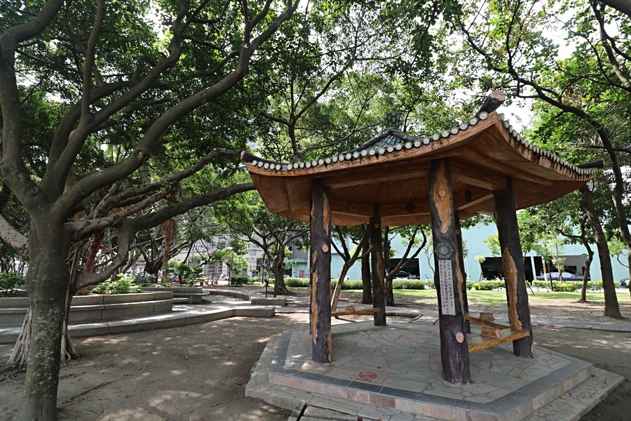 溪頭公園涼亭