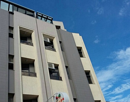 區中心單純潔淨景觀套房(禁菸酒) - Image 2