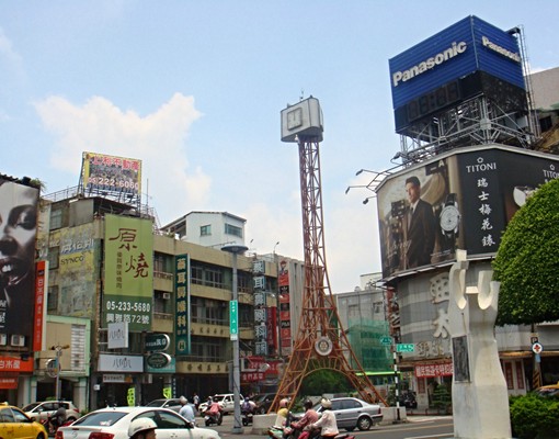 寧靜網路電梯陽台套房近文化夜市備家電 - Image 12