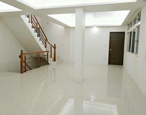 獨棟礁溪交流道全新裝潢大坪數電梯套房 - Image 2