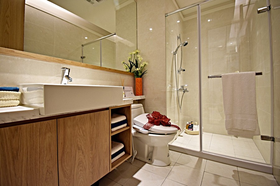 廁所乾溼分離，但沒有開窗