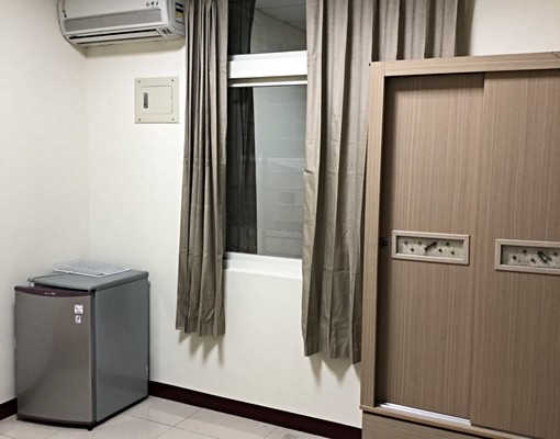 優質套房(獨立陽台，全新床墊) - Image 1