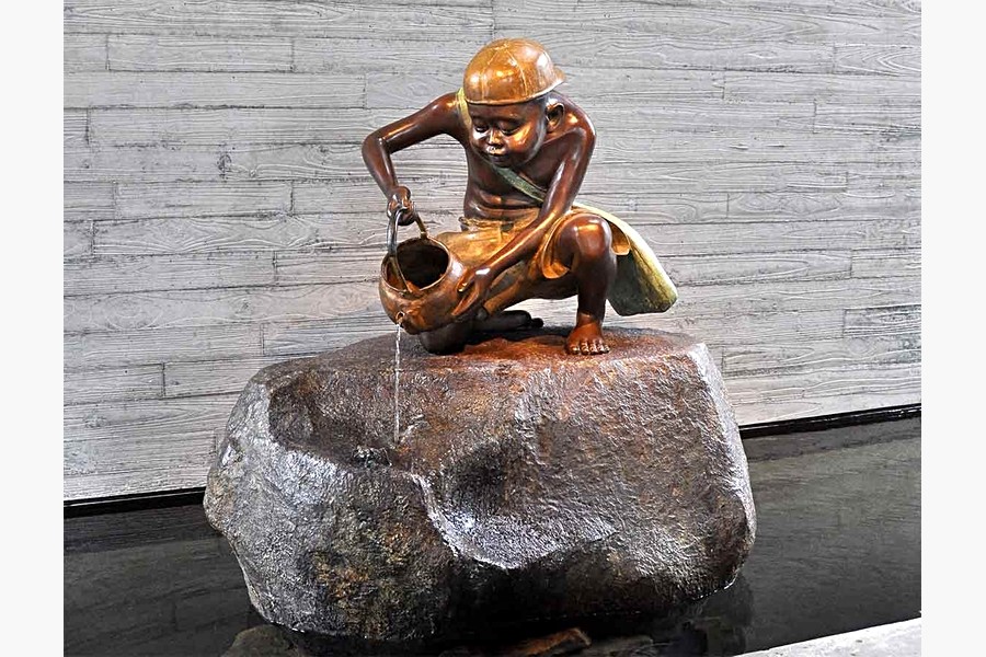 銅雕藝術-灌肚猴(圖片擷取自網路)